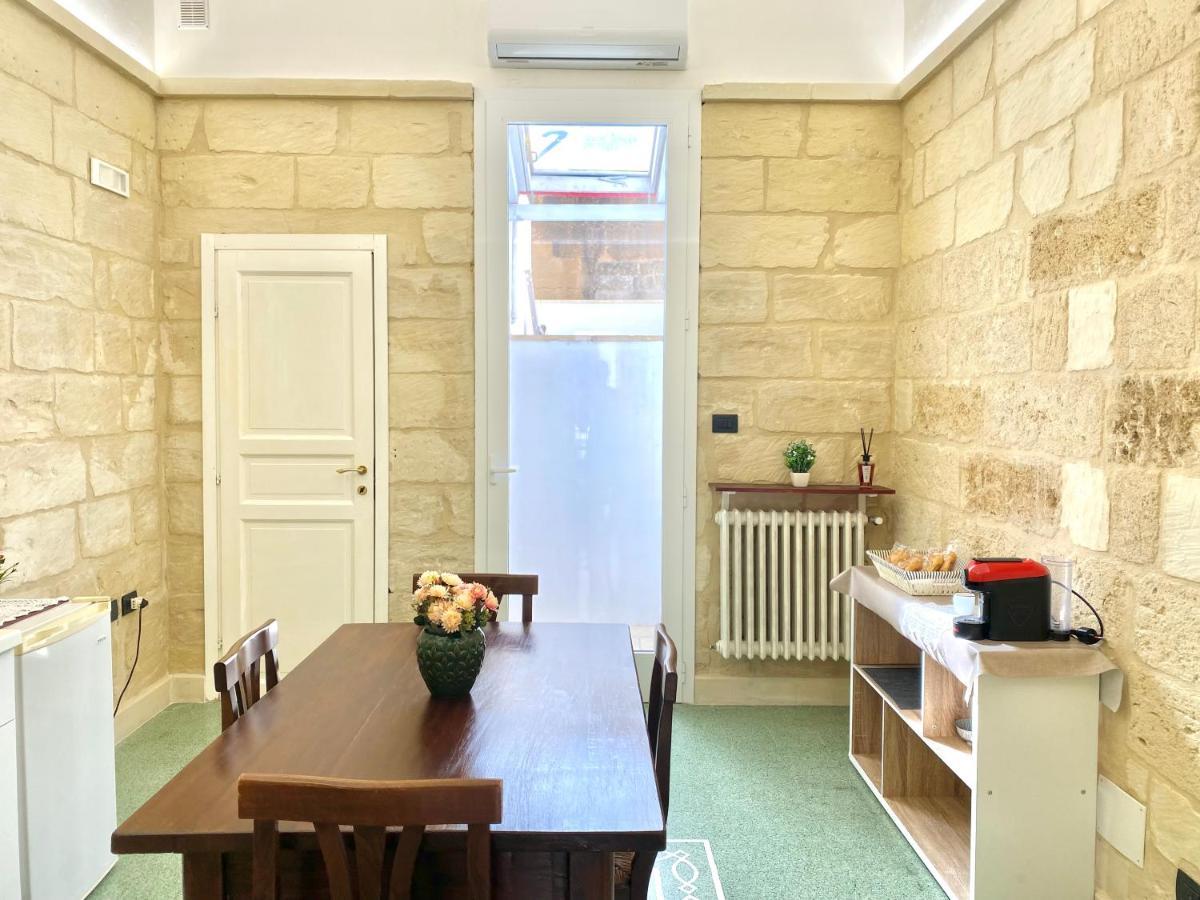 Vohis Luxury House - Fast Wi-Fi & Easy Parking Leilighet Lecce Eksteriør bilde