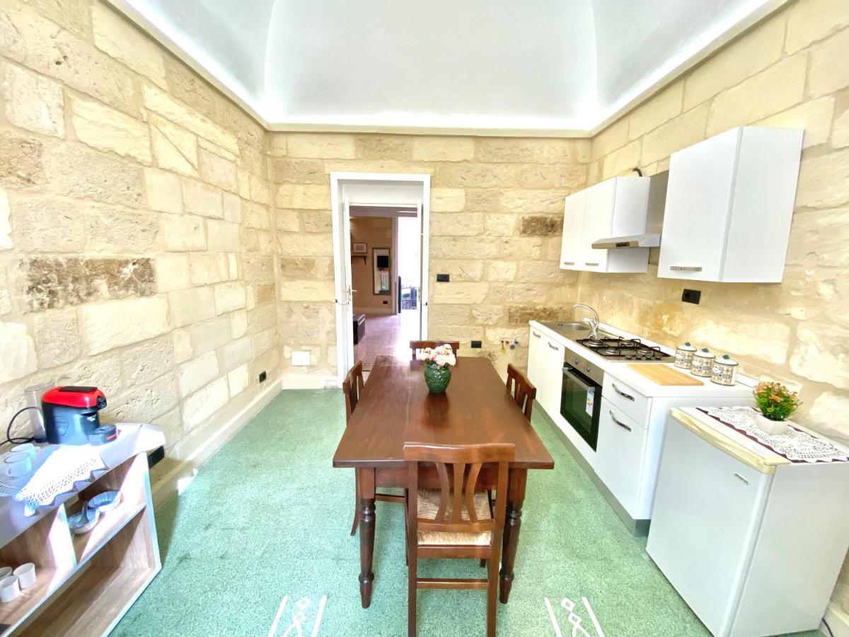 Vohis Luxury House - Fast Wi-Fi & Easy Parking Leilighet Lecce Eksteriør bilde