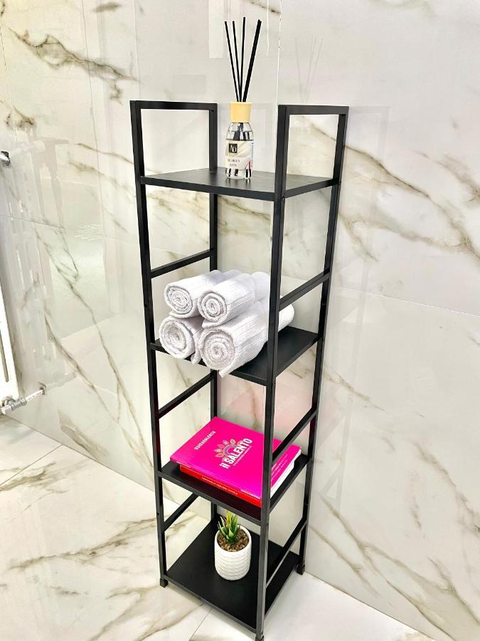 Vohis Luxury House - Fast Wi-Fi & Easy Parking Leilighet Lecce Eksteriør bilde