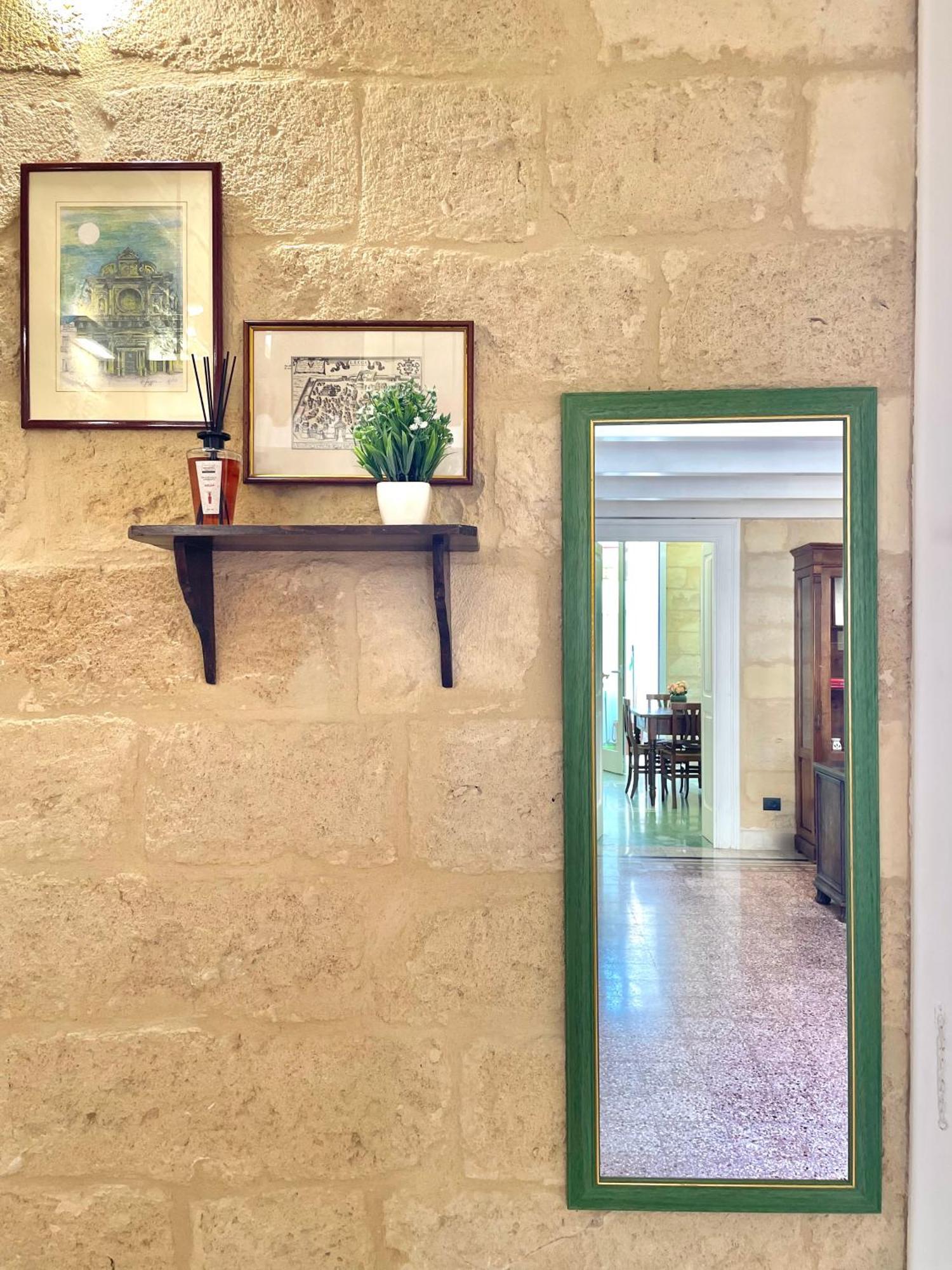 Vohis Luxury House - Fast Wi-Fi & Easy Parking Leilighet Lecce Eksteriør bilde
