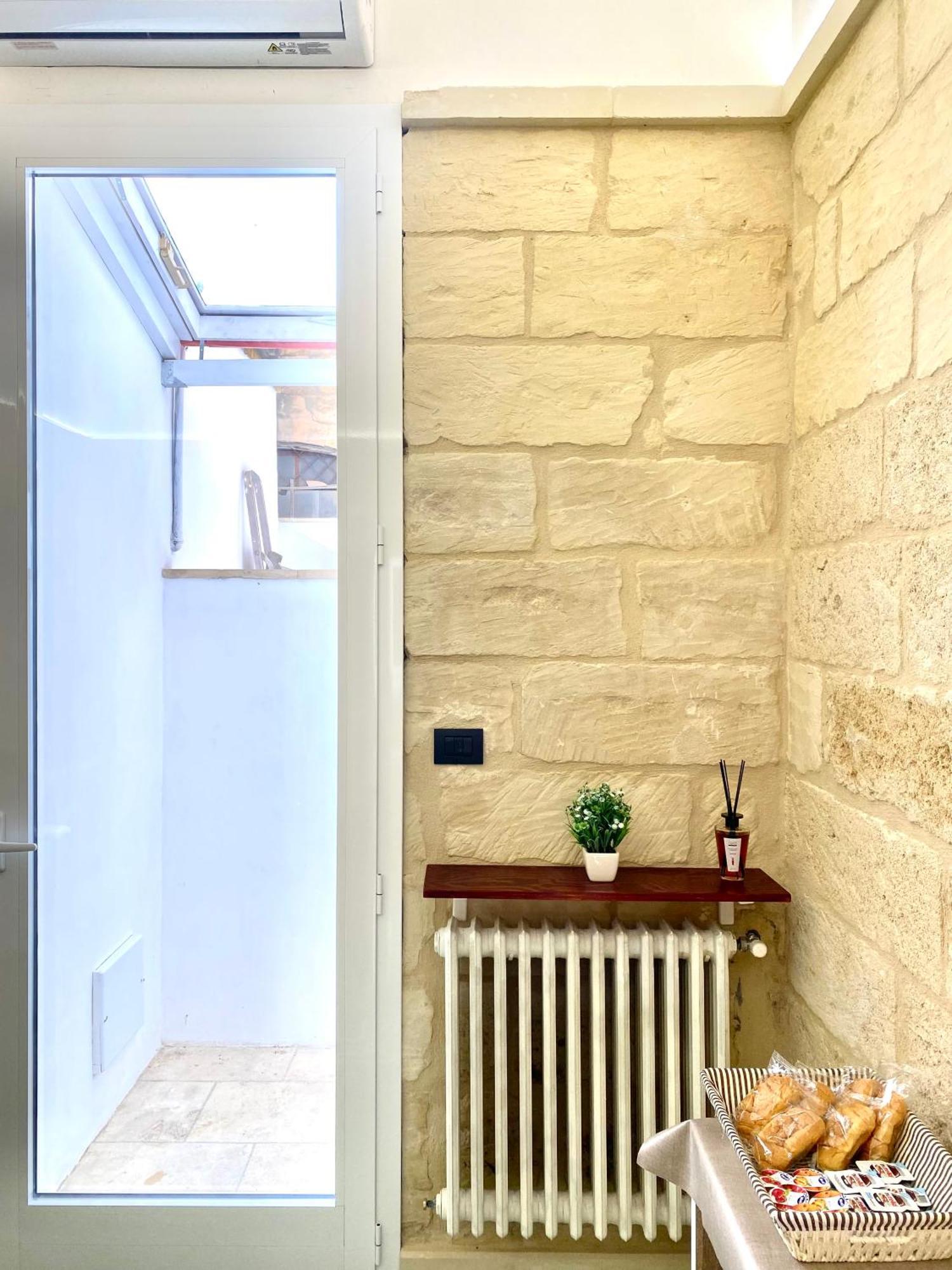 Vohis Luxury House - Fast Wi-Fi & Easy Parking Leilighet Lecce Eksteriør bilde