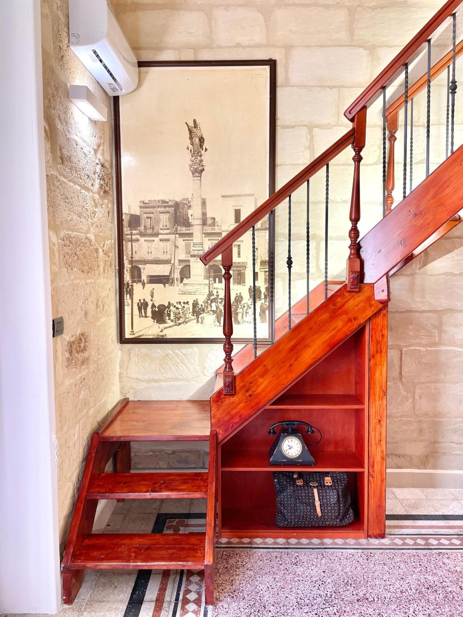 Vohis Luxury House - Fast Wi-Fi & Easy Parking Leilighet Lecce Eksteriør bilde
